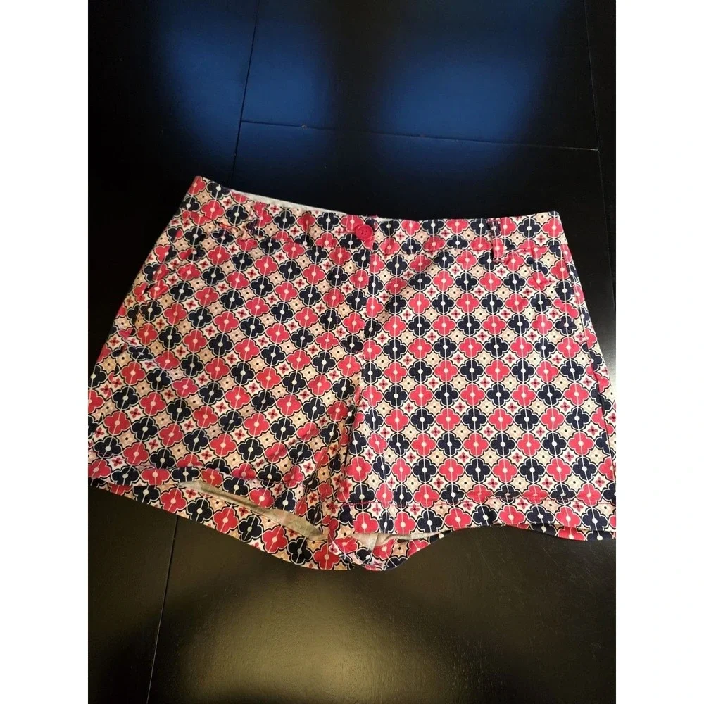 Crown‎ & Ivy Women's Size 12 Shorts Pink Navy Blue White Geometric Clover...